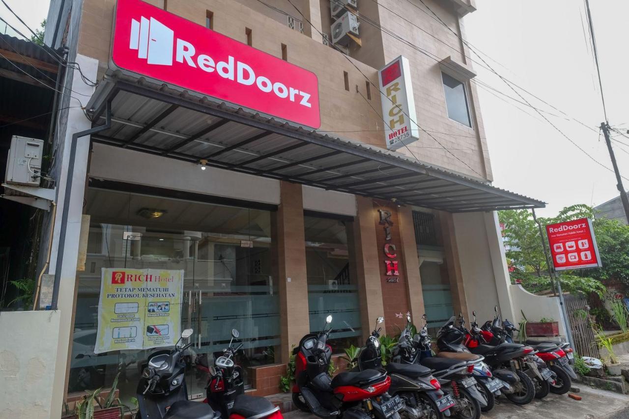Reddoorz At Hotel Rich Parepare Near Pantai Mattirotasi Екстериор снимка