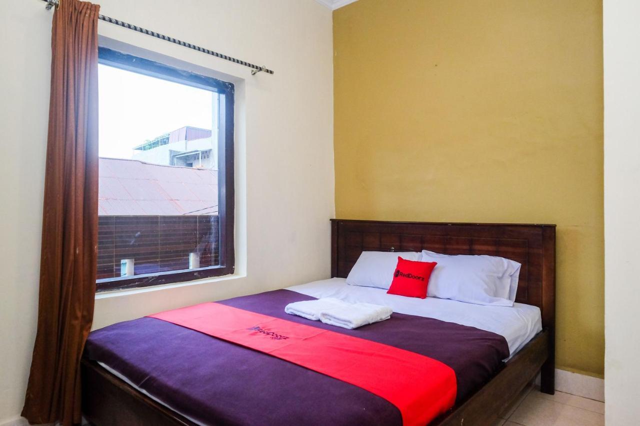 Reddoorz At Hotel Rich Parepare Near Pantai Mattirotasi Екстериор снимка
